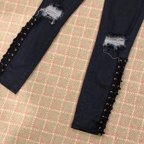 Jeans - Picture 2 of 4